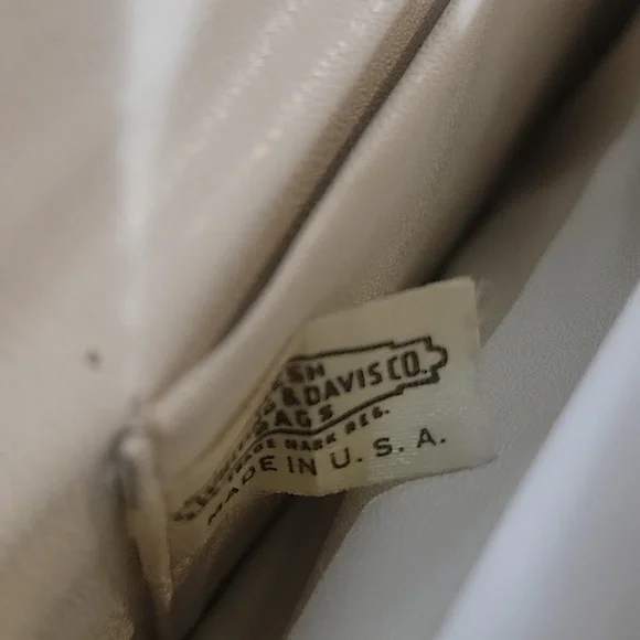 Vtg. WHITING & DAVIS MESH PURSE w/ Tortoise Lucite Handles - Picture 7 of 8